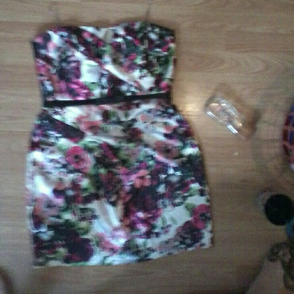 Short thigh length strapless floral dress